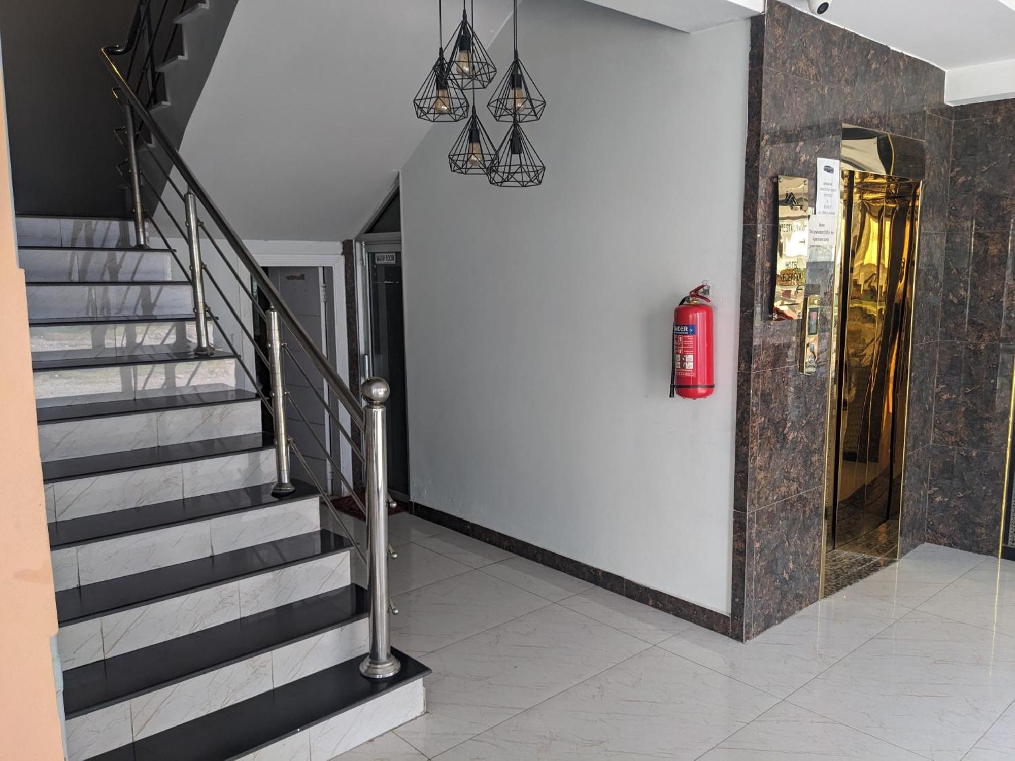 Nueva Hotel イスラマバード エクステリア 写真