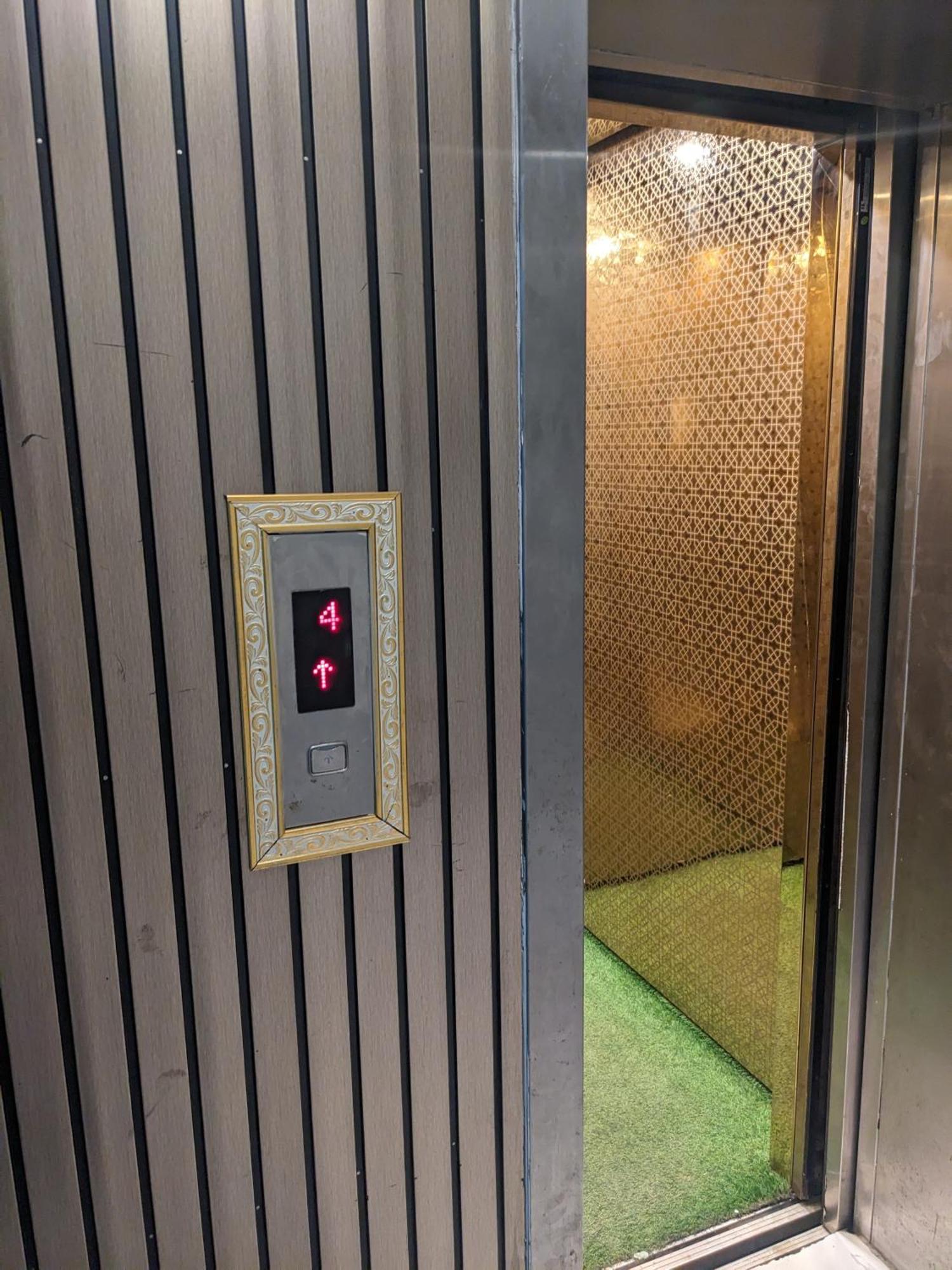 Nueva Hotel イスラマバード エクステリア 写真