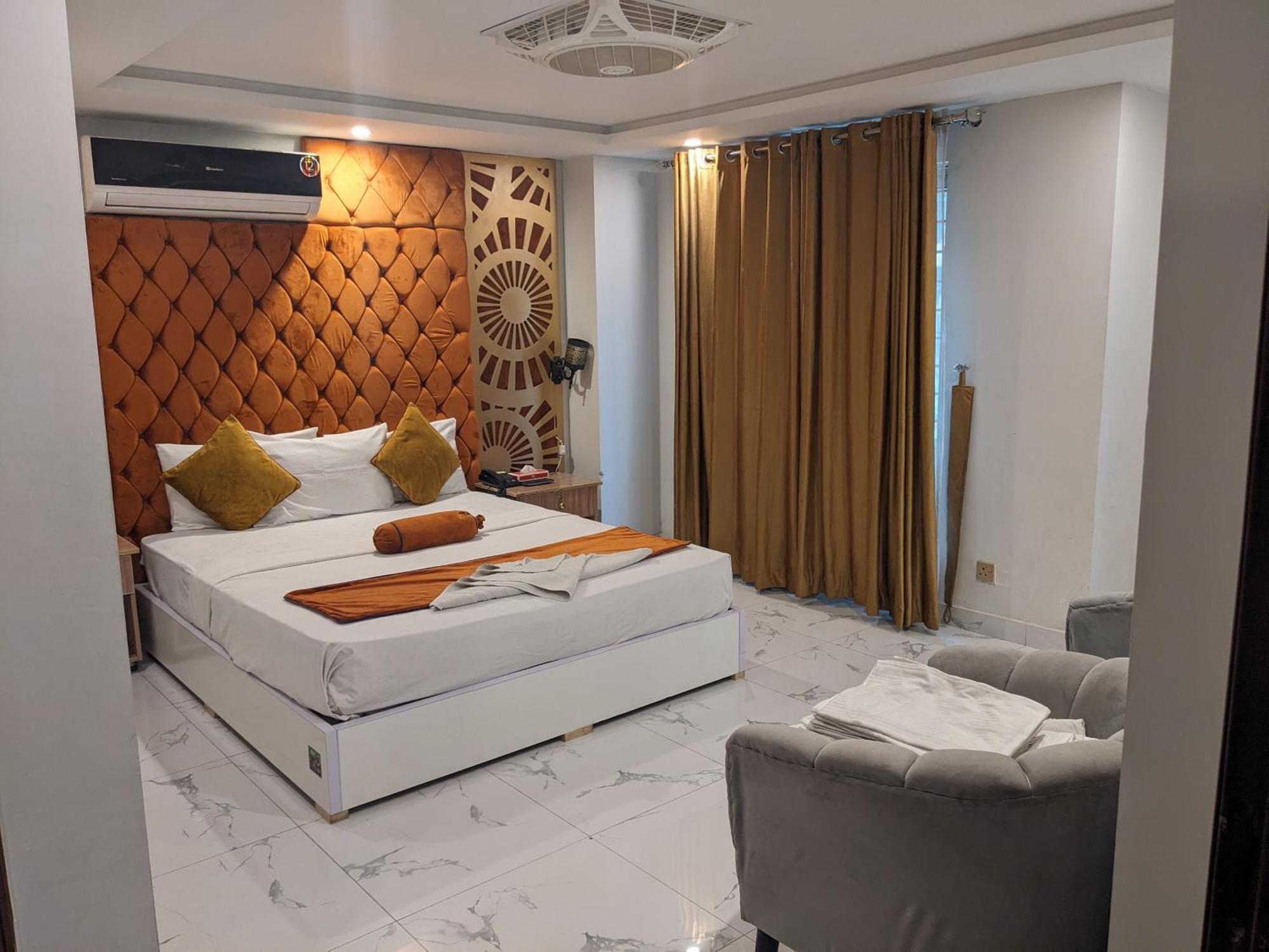 Nueva Hotel イスラマバード エクステリア 写真