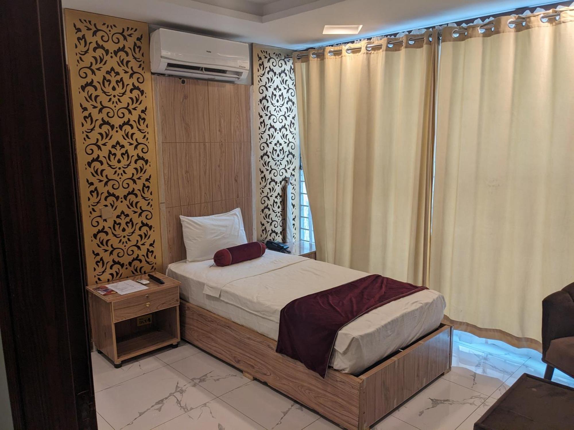 Nueva Hotel イスラマバード エクステリア 写真